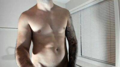 Jerking off gay amateur hunk - drtuber.com