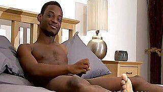 Amateur black guy from UK jerks himself off hard on cam - gayxo.com - Britain