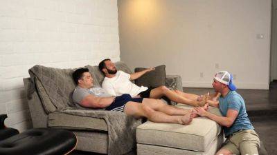 Footfetish gay barebacked in 3way - drtuber.com