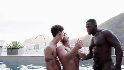 NAKEDSWORD Beau Butler Enjoys Interracial Gay Gangbang - drtuber.com