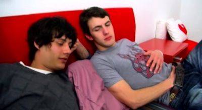 Gorgeous gay dude bonks his submissive friend in school - drtuber.com